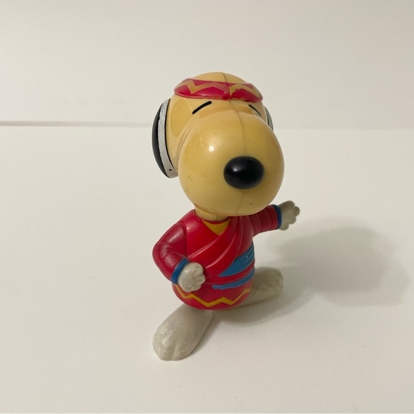 Vintage Snoopy World Tour Taiwan Figure Toy - Picture 13 of 14